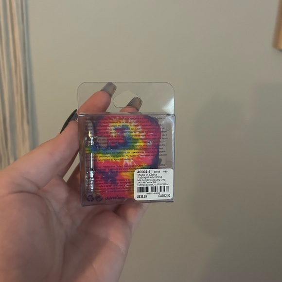 Claire’s Tie Dye Airpods Gen 1&2 Case 🩷🧡💛💚🩵 NWT - Picture 2 of 2